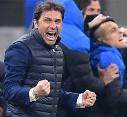 Antonio-Conte-very-happy