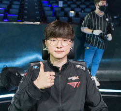 โค้ช T1 ความเห็นไม่ตรงกับ Faker