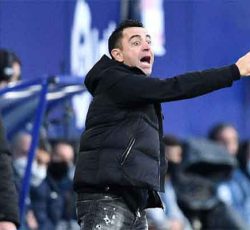 Xavi-Hernandez-is-stressed