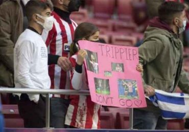 young-football-fans